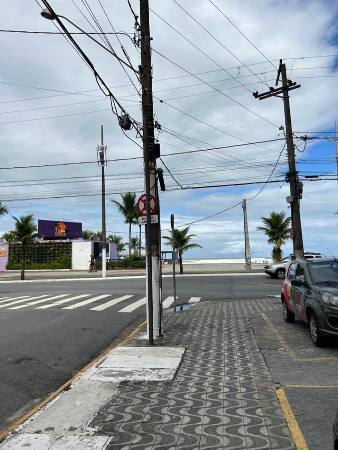 Kitnet 150m Da C/ Garagem E Portaria 24h Apartment *